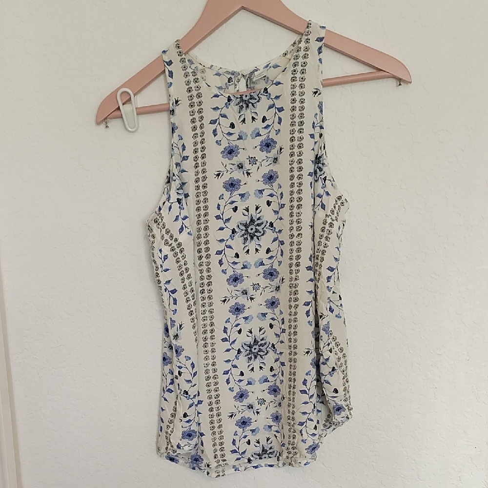 Floral Blue and White Women's Top